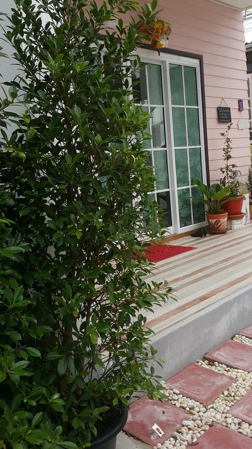 Hotel Patchy & Ppraw Family à Ubon Ratchathani Extérieur photo