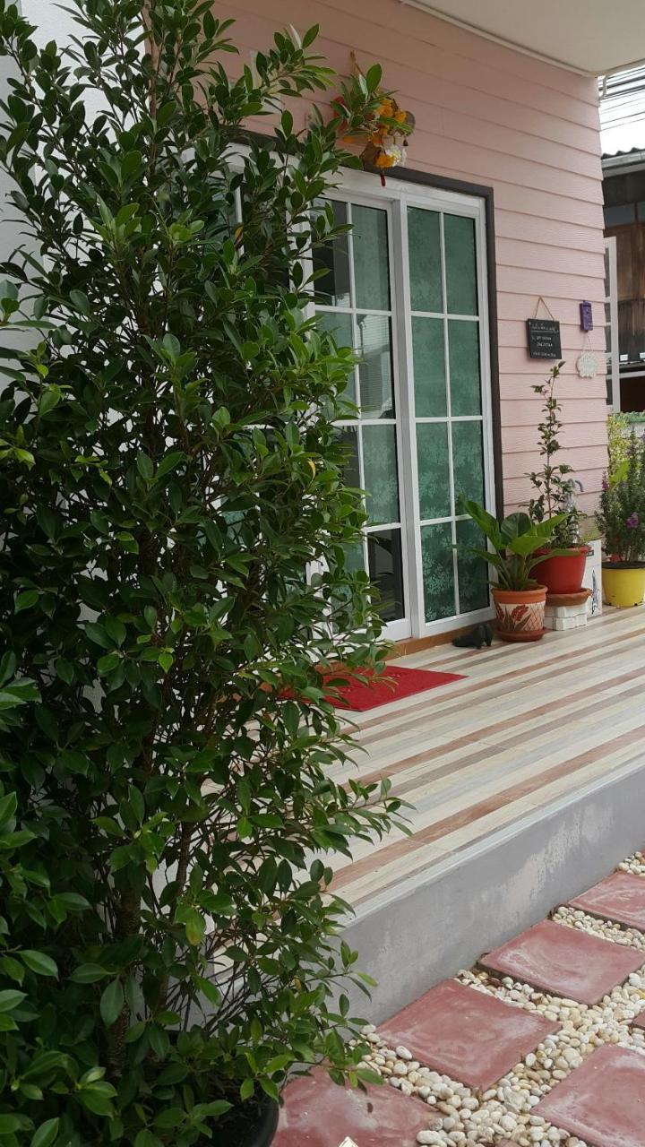 Hotel Patchy & Ppraw Family à Ubon Ratchathani Extérieur photo