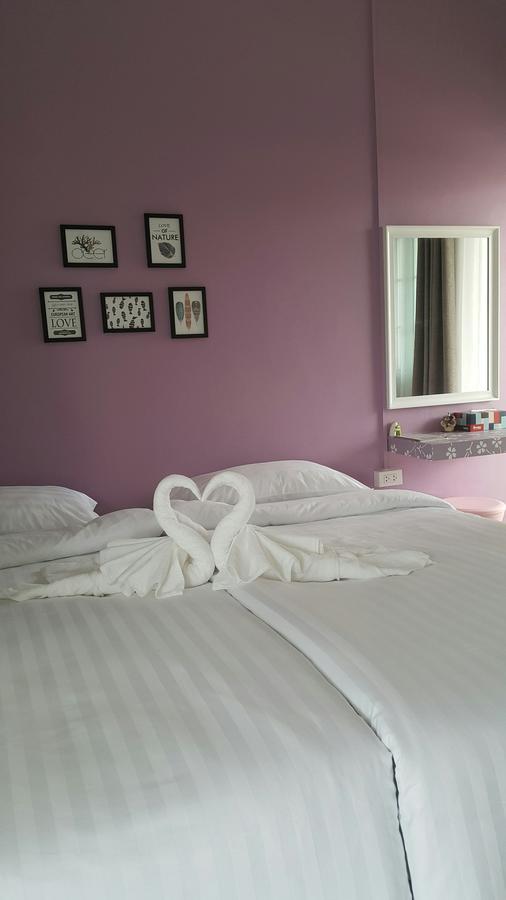 Hotel Patchy & Ppraw Family à Ubon Ratchathani Extérieur photo